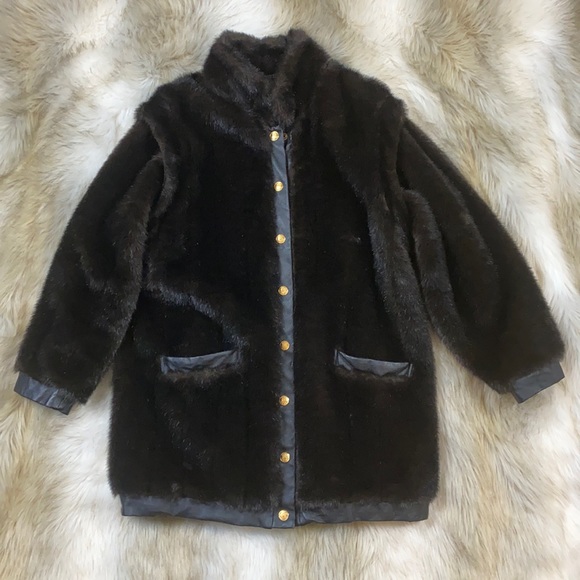 R.Z.R. Faux Fur with Leather Trim Coat with Detachable Sleeves, Large - Picture 7 of 11